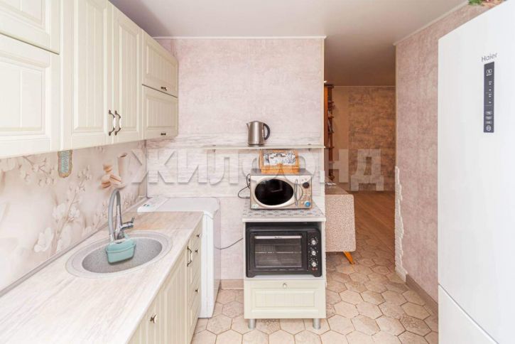 2-комн квартира Строителей улица, д.17