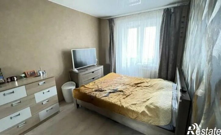4-комн квартира улица Калинина, 131,  д. 131
