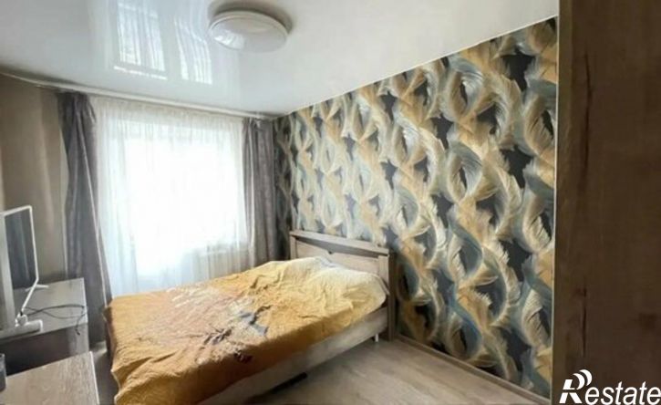 4-комн квартира улица Калинина, 131,  д. 131