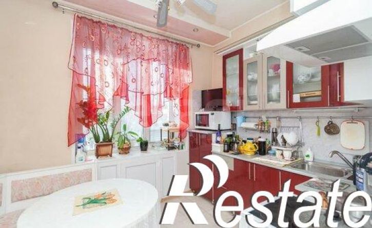 2-комн квартира улица 40 лет Октября, 3,  д. 3