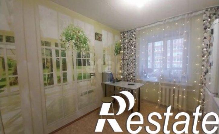 2-комн квартира улица Славского, 4,  д. 4